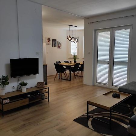 Apartman Branimir Новаля Екстериор снимка