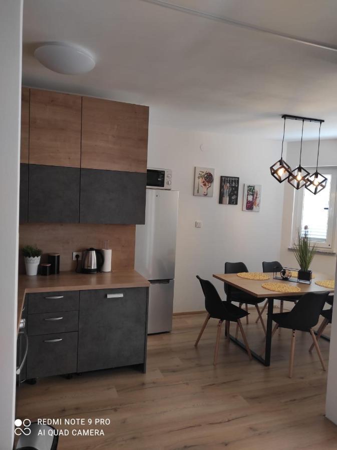 Apartman Branimir Новаля Екстериор снимка