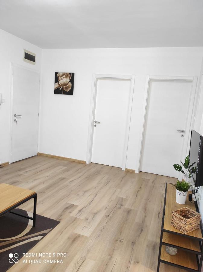 Apartman Branimir Новаля Екстериор снимка
