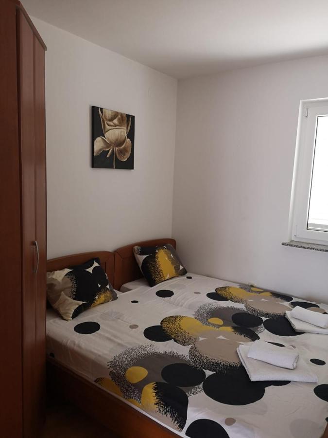 Apartman Branimir Новаля Екстериор снимка
